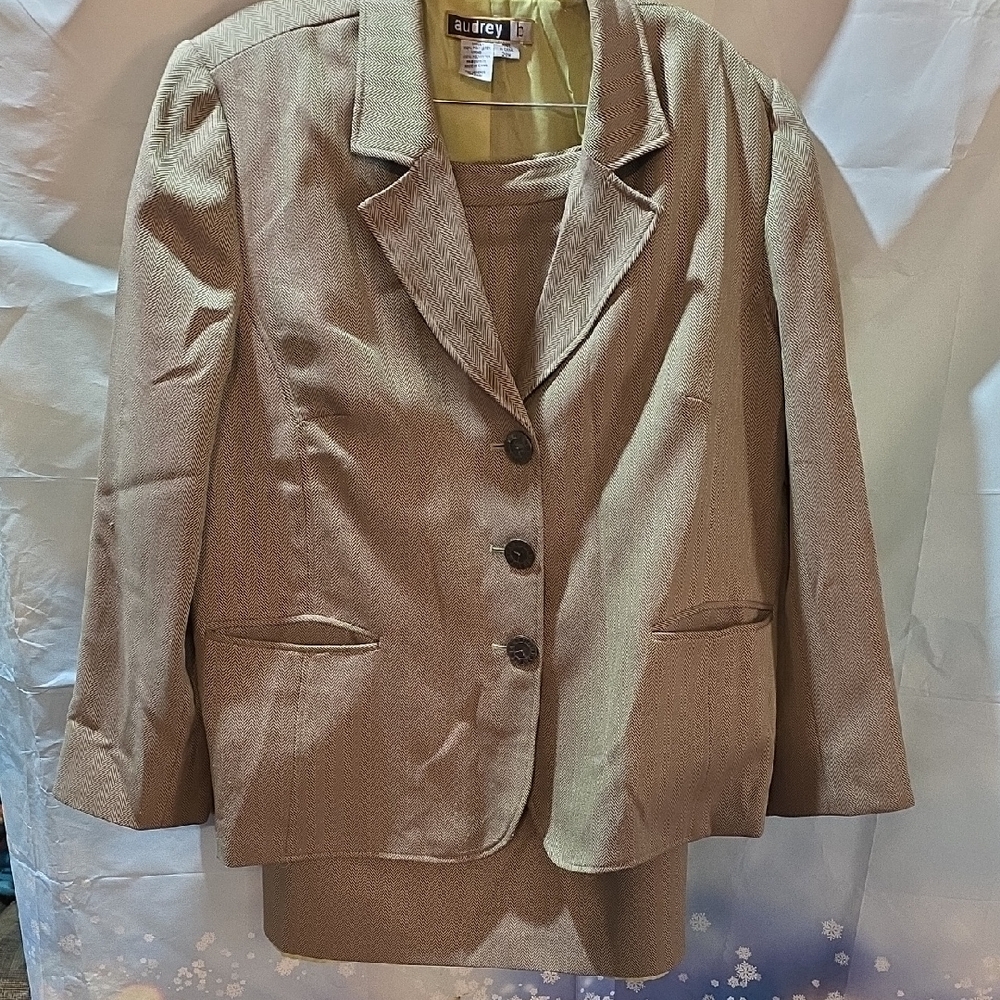 Audrey Women's Tan Blazer Jacket And Skirt 6F